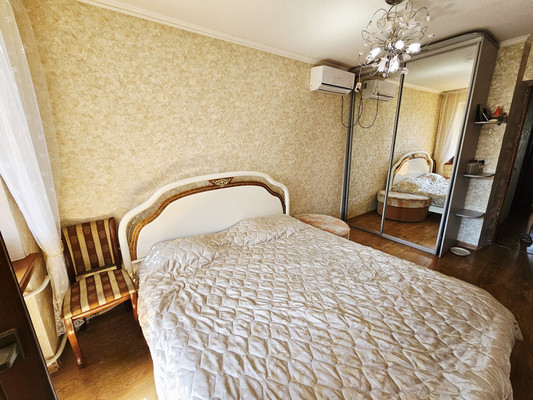 Продам трехкомнатную (3-комн.) квартиру, Жмайлова ул, 3, Ростов-на-Дону г