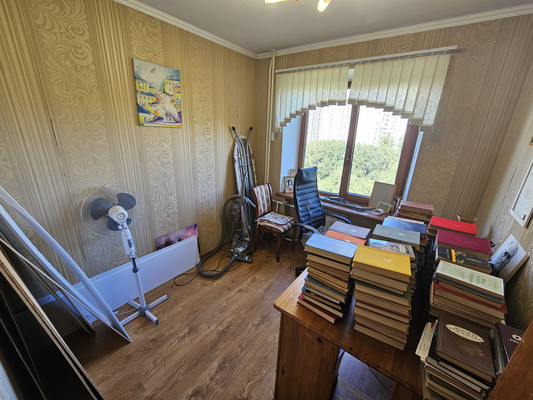 Продам трехкомнатную (3-комн.) квартиру, Жмайлова ул, 3, Ростов-на-Дону г