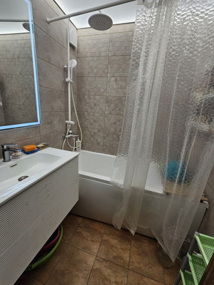 Продам трехкомнатную (3-комн.) квартиру, Жмайлова ул, 3, Ростов-на-Дону г