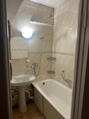 Продам трехкомнатную (3-комн.) квартиру, Нижненольная ул, 15, Ростов-на-Дону г