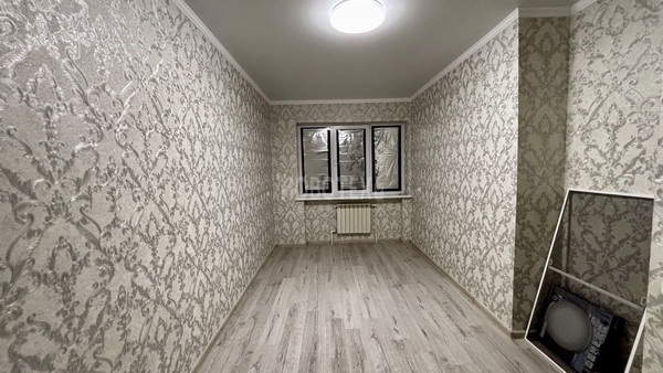 Продам трехкомнатную (3-комн.) квартиру, Горная ул, 2, Крымск г