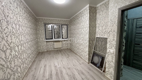 Продам трехкомнатную (3-комн.) квартиру, Горная ул, 2, Крымск г