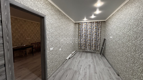 Продам трехкомнатную (3-комн.) квартиру, Горная ул, 2, Крымск г