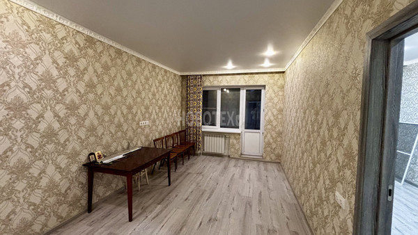 Продам трехкомнатную (3-комн.) квартиру, Горная ул, 2, Крымск г