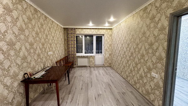 Продам трехкомнатную (3-комн.) квартиру, Горная ул, 2, Крымск г