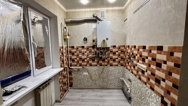 Продам трехкомнатную (3-комн.) квартиру, Горная ул, 2, Крымск г