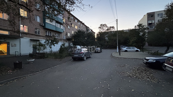 Продам трехкомнатную (3-комн.) квартиру, Горная ул, 2, Крымск г