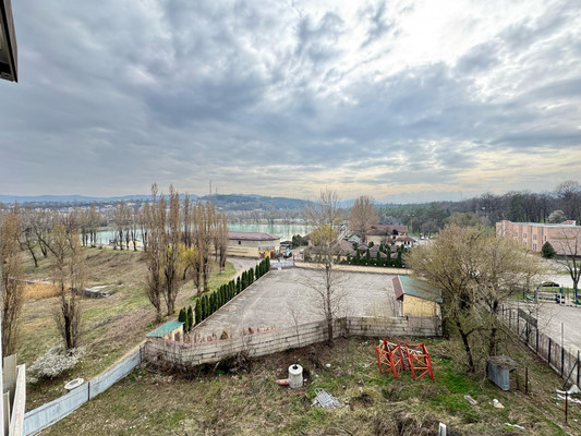 Продам двухкомнатную (2-комн.) квартиру, Лермонтова ул, 1, Нальчик г