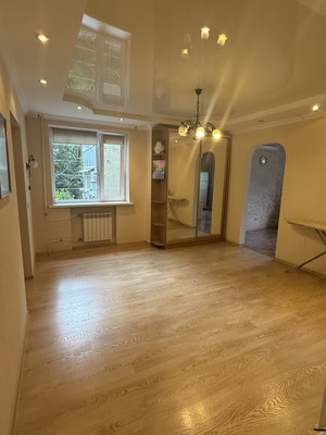 Продам трехкомнатную (3-комн.) квартиру, Курортный (Хостинский р-н) пр-кт, 78к10, Сочи г