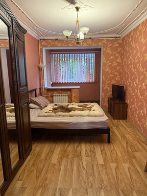 Продам трехкомнатную (3-комн.) квартиру, Курортный (Хостинский р-н) пр-кт, 78к10, Сочи г