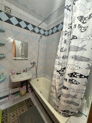 Продам трехкомнатную (3-комн.) квартиру, Курортный (Хостинский р-н) пр-кт, 78к10, Сочи г