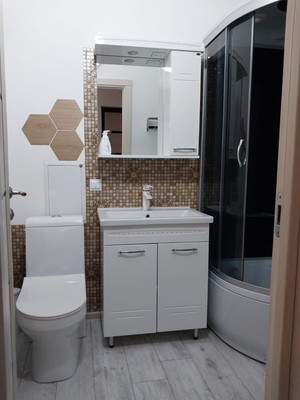 Продам трехкомнатную (3-комн.) квартиру, Учительская (Хостинский р-н) ул, 33, Сочи г