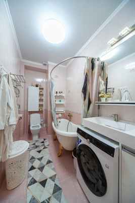 Продам трехкомнатную (3-комн.) квартиру, Дмитриевой (Хостинский р-н) ул, 5, Сочи г