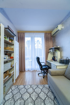 Продам трехкомнатную (3-комн.) квартиру, Дмитриевой (Хостинский р-н) ул, 5, Сочи г