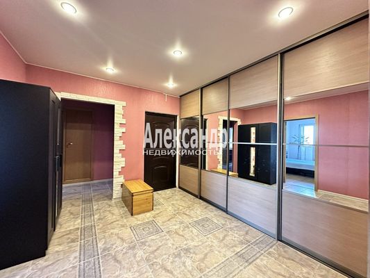 Продам трехкомнатную (3-комн.) квартиру, Коллонтай ул, 5/1, Санкт-Петербург г
