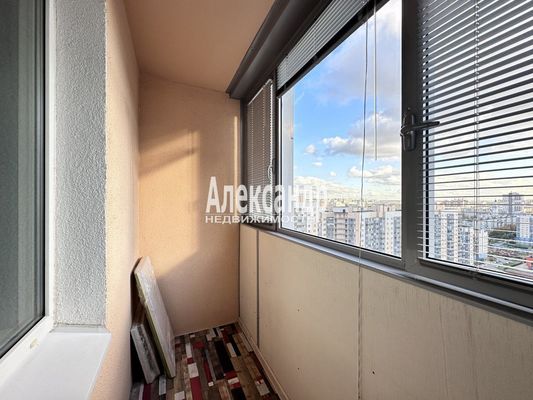 Продам трехкомнатную (3-комн.) квартиру, Коллонтай ул, 5/1, Санкт-Петербург г