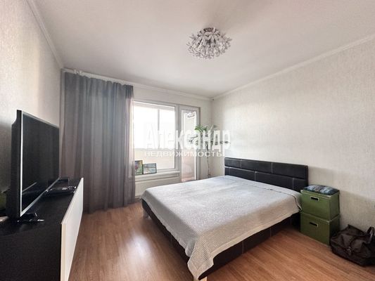 Продам трехкомнатную (3-комн.) квартиру, Коллонтай ул, 5/1, Санкт-Петербург г