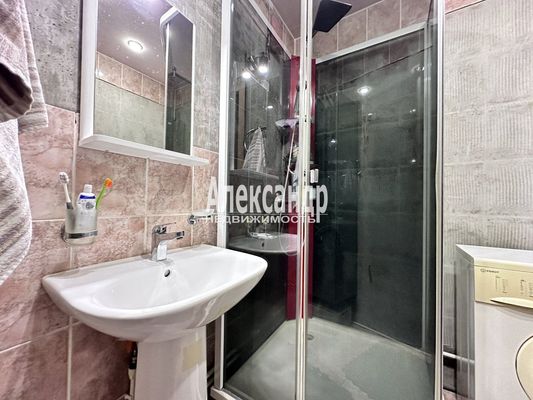 Продам трехкомнатную (3-комн.) квартиру, Коллонтай ул, 5/1, Санкт-Петербург г