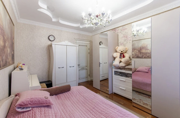 Продам трехкомнатную (3-комн.) квартиру, Мосфильмовская ул, 88к2, Москва г