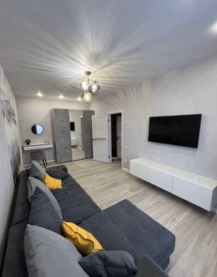 Сдам однокомнатную (1-комн.) квартиру, Крымской весны ул, 5к5, Симферополь г