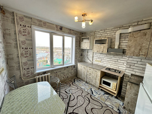 Продам двухкомнатную (2-комн.) квартиру, Военный городок ул, 95, Тихорецк г