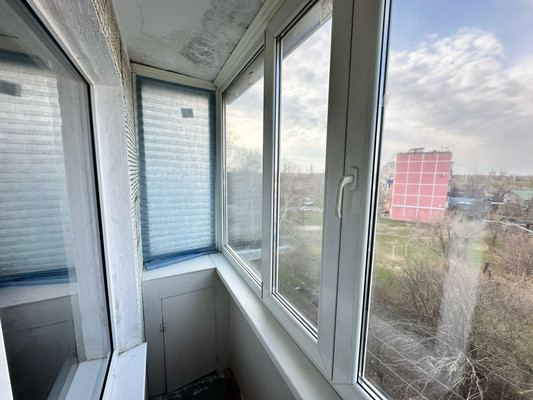 Продам двухкомнатную (2-комн.) квартиру, Военный городок ул, 95, Тихорецк г