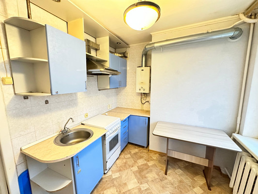 Продам двухкомнатную (2-комн.) квартиру, Военный городок ул, 89, Тихорецк г