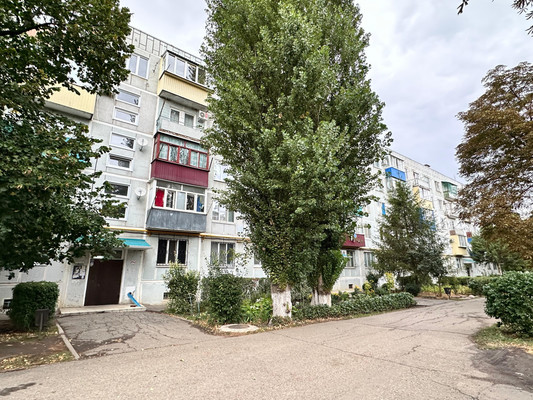 Продам двухкомнатную (2-комн.) квартиру, Военный городок ул, 89, Тихорецк г