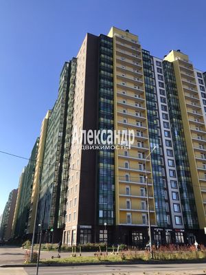 Продам многокомнатную квартиру, Шувалова ул, 27/7, Мурино п