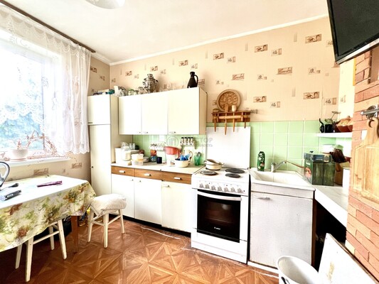 Продам двухкомнатную (2-комн.) квартиру, Зюзинская ул, 4к3, Москва г