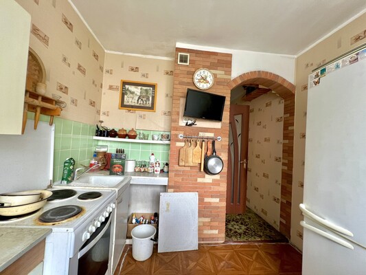 Продам двухкомнатную (2-комн.) квартиру, Зюзинская ул, 4к3, Москва г