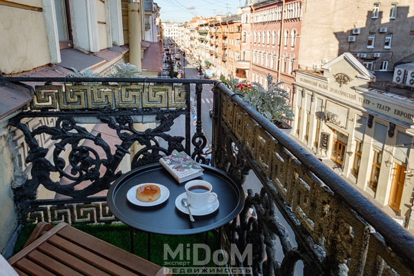 Продам трехкомнатную (3-комн.) квартиру, Рубинштейна ул, 11, Санкт-Петербург г