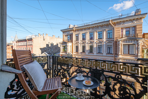 Продам трехкомнатную (3-комн.) квартиру, Рубинштейна ул, 11, Санкт-Петербург г