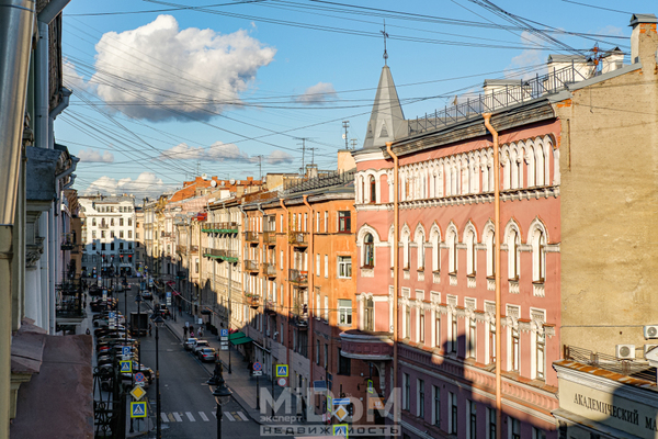 Продам трехкомнатную (3-комн.) квартиру, Рубинштейна ул, 11, Санкт-Петербург г