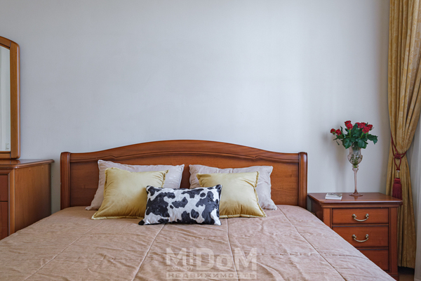 Продам трехкомнатную (3-комн.) квартиру, Рубинштейна ул, 11, Санкт-Петербург г