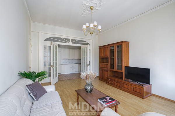 Продам трехкомнатную (3-комн.) квартиру, Рубинштейна ул, 11, Санкт-Петербург г