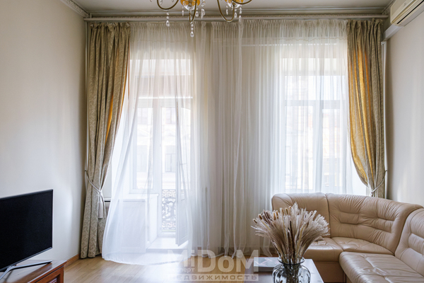 Продам трехкомнатную (3-комн.) квартиру, Рубинштейна ул, 11, Санкт-Петербург г