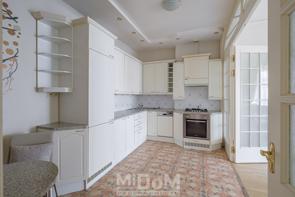 Продам трехкомнатную (3-комн.) квартиру, Рубинштейна ул, 11, Санкт-Петербург г