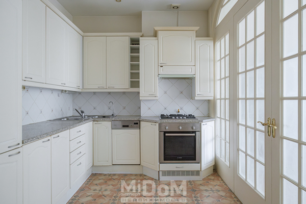 Продам трехкомнатную (3-комн.) квартиру, Рубинштейна ул, 11, Санкт-Петербург г