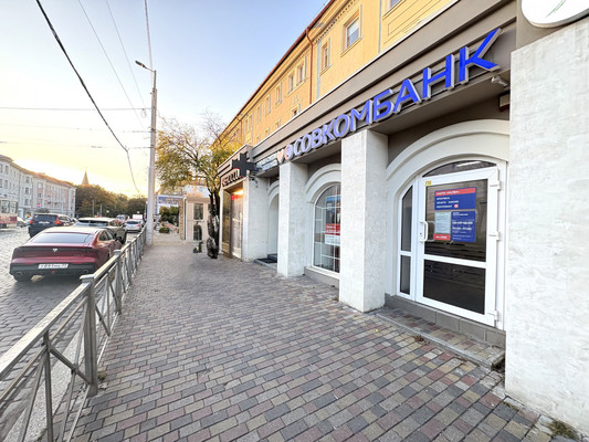 Сдам коммерческое помещение 52 м2, Мира пр-кт, 66-68, Калининград г