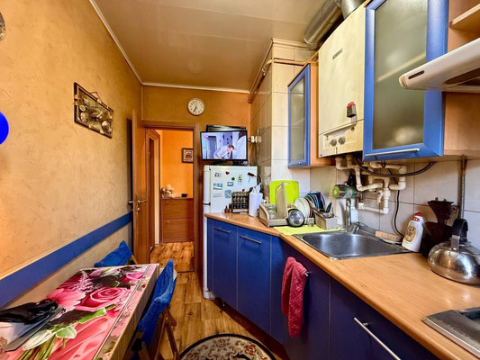 Продам двухкомнатную (2-комн.) квартиру, Гоголя ул, 52/18, Симферополь г