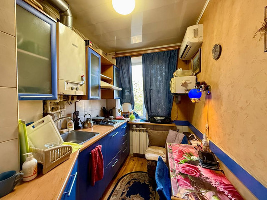 Продам двухкомнатную (2-комн.) квартиру, Гоголя ул, 52/18, Симферополь г