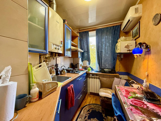 Продам двухкомнатную (2-комн.) квартиру, Гоголя ул, 52/18, Симферополь г