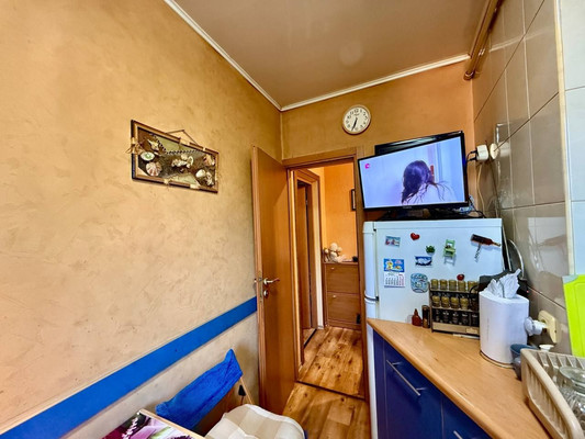 Продам двухкомнатную (2-комн.) квартиру, Гоголя ул, 52/18, Симферополь г