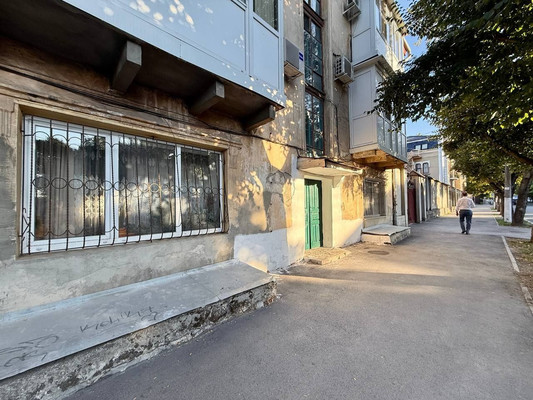 Продам двухкомнатную (2-комн.) квартиру, Гоголя ул, 52/18, Симферополь г