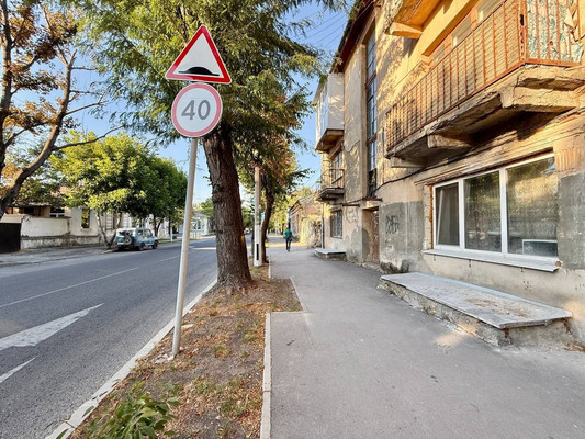 Продам двухкомнатную (2-комн.) квартиру, Гоголя ул, 52/18, Симферополь г