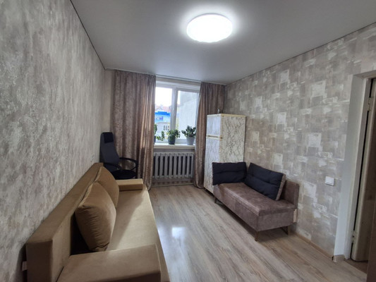 Продам двухкомнатную (2-комн.) квартиру, Севастопольская ул, 4, Симферополь г