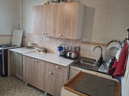 Продам двухкомнатную (2-комн.) квартиру, Севастопольская ул, 4, Симферополь г