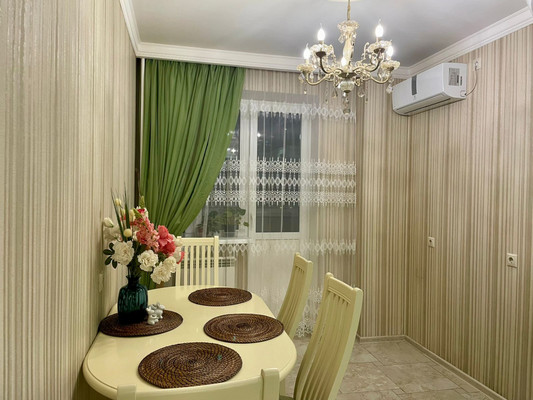 Продам трехкомнатную (3-комн.) квартиру, Жмайлова ул, 4Е, Ростов-на-Дону г