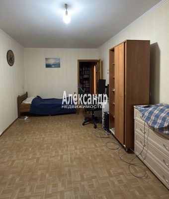 Продам трехкомнатную (3-комн.) квартиру, Собственный пр-кт, 34, Петергоф г